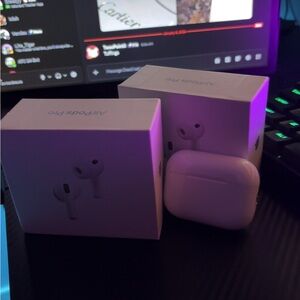 Apple AirPods Pro 3- White